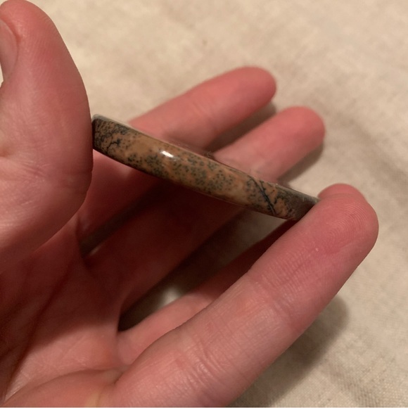 Large painted stone rock pendant - Picture 5 of 10